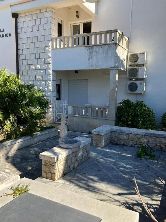 자오스트로그 Vila Danica 아파트 외부 사진